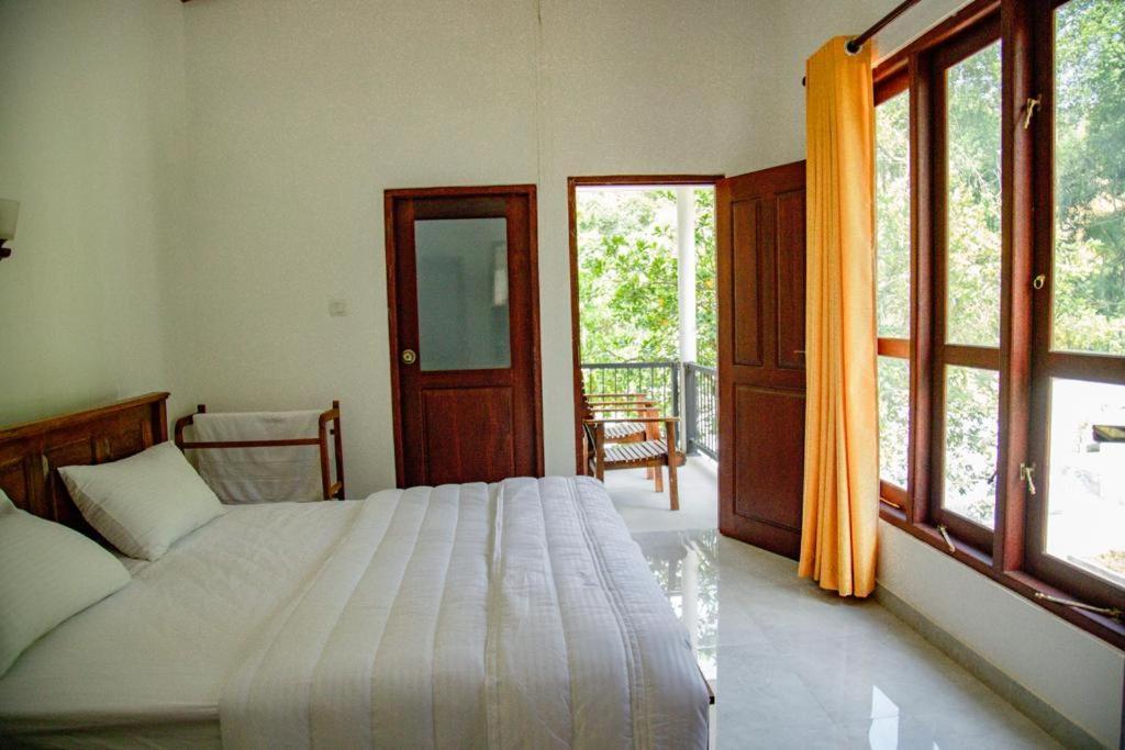 Healand Holiday Bungalow And Restaurant Deniyaya Bagian luar foto